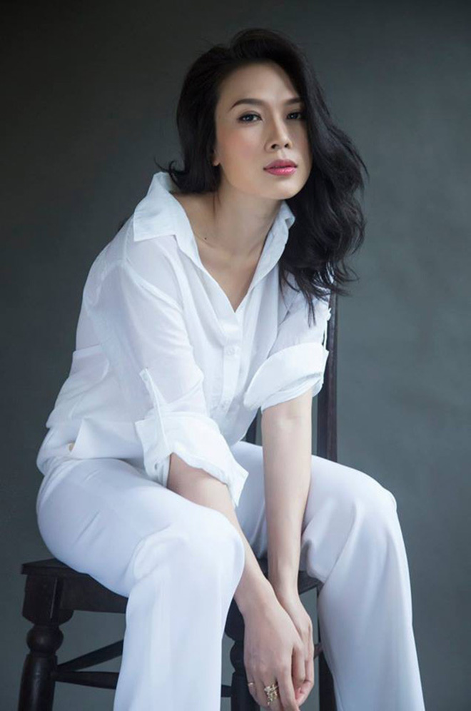 Hoạt động hơn 2 thập kỷ trong showbiz Việt, Mỹ Tâm chưa từng công khai bất cứ chuyện tình nào. Hoạt động hơn 2 thập kỷ trong showbiz Việt, Mỹ Tâm chưa từng công khai bất cứ chuyện tình nào.
