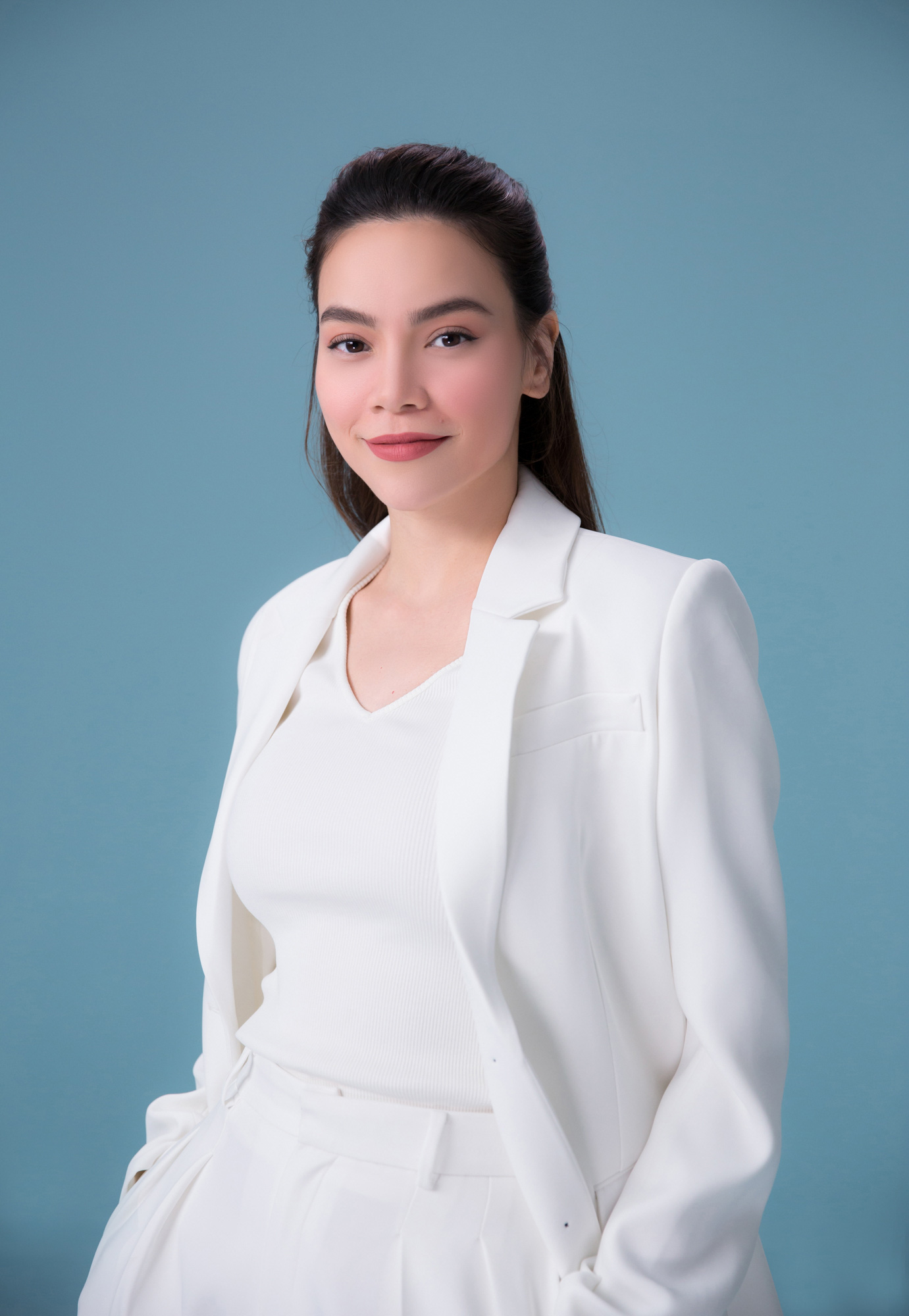 Tuy nhiên, chia sẻ việc 'bất tử' cũng khiến nhiều người cho rằng nữ ca sĩ vẫn cần phải tự bảo vệ sức khỏe khi các chuyên gia đang cảnh báo về tâm lý chủ quan như trên.