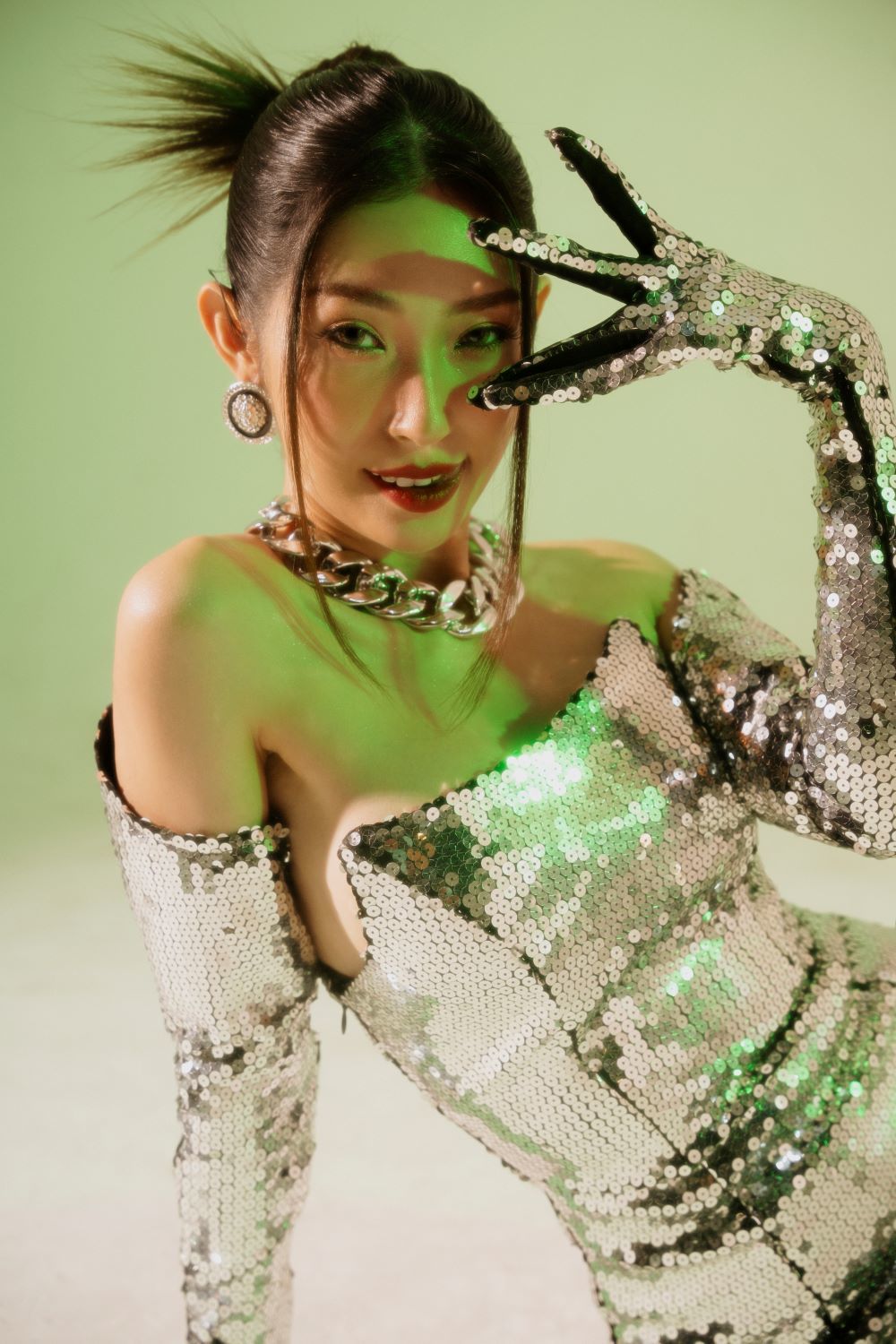 Khổng Tú Quỳnh 'cua gắt' hậu dứt tình với Ngô Kiến Huy: Liệu có là lựa chọn đúng đắn? - Ảnh 3 Khổng Tú Quỳnh 'cua gắt' hậu dứt tình với Ngô Kiến Huy: Liệu có là lựa chọn đúng đắn? - Ảnh 3