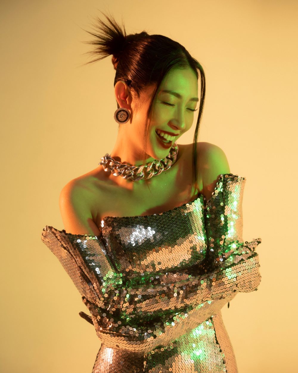 Khổng Tú Quỳnh 'cua gắt' hậu dứt tình với Ngô Kiến Huy: Liệu có là lựa chọn đúng đắn? - Ảnh 1 Khổng Tú Quỳnh 'cua gắt' hậu dứt tình với Ngô Kiến Huy: Liệu có là lựa chọn đúng đắn? - Ảnh 1