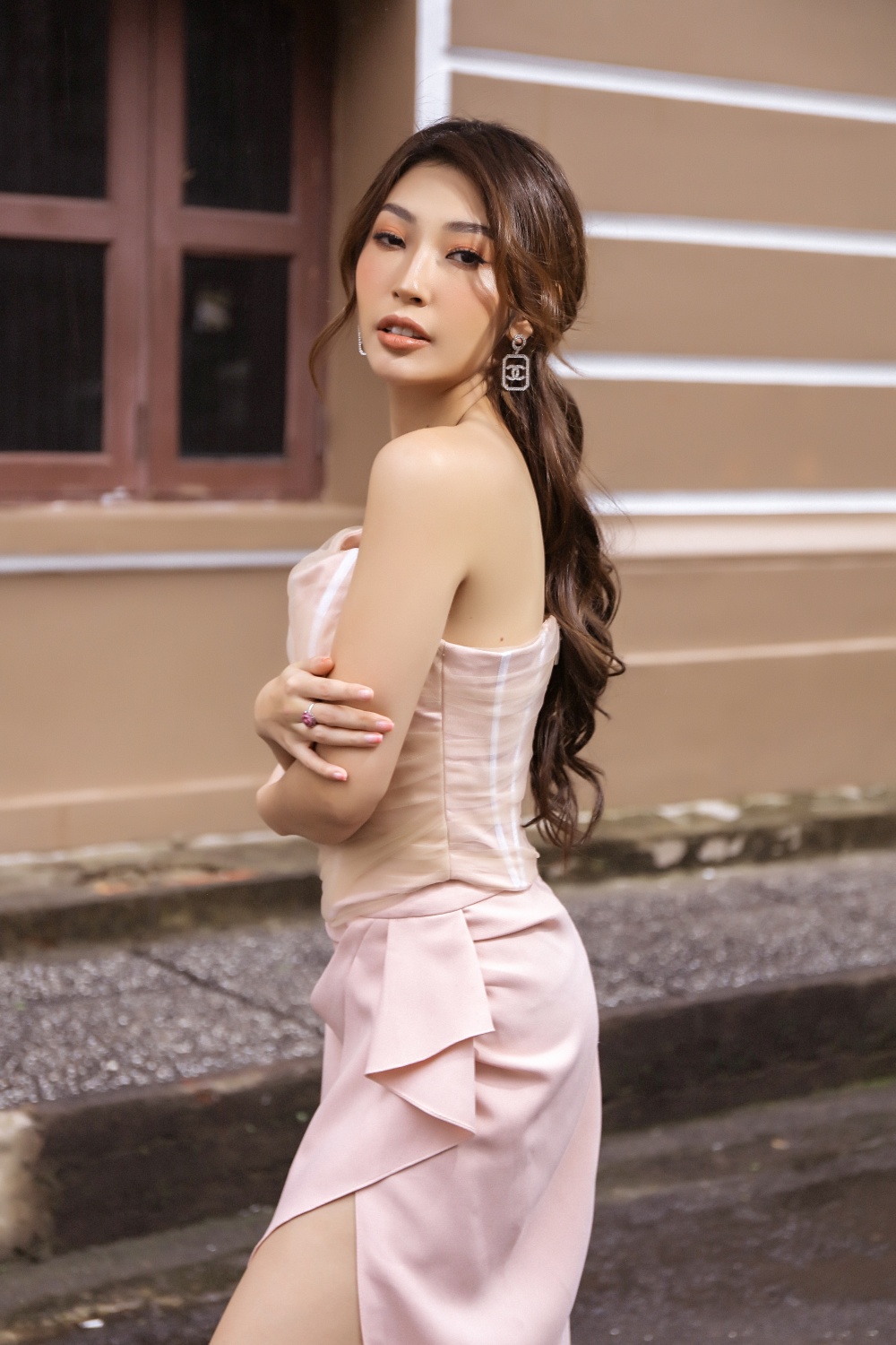 Khổng Tú Quỳnh 'cua gắt' hậu dứt tình với Ngô Kiến Huy: Liệu có là lựa chọn đúng đắn? - Ảnh 6 Khổng Tú Quỳnh 'cua gắt' hậu dứt tình với Ngô Kiến Huy: Liệu có là lựa chọn đúng đắn? - Ảnh 6