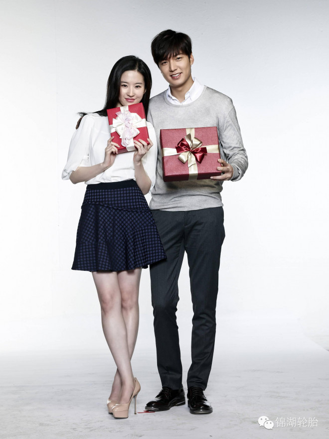 Không chỉ nhan sắc cực phẩm mà thần thái của Lee Min Ho và Lưu Diệc Phi cũng khiến dân tình không ngừng xuýt xoa.