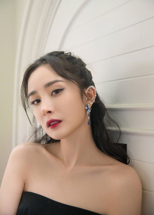 Rộ tin 2 sao hạng A nối gót Đặng Luân bị phanh phui bê bối trốn thuế: Dương Mịch và mỹ nhân không ngờ đến? - Ảnh 3 Rộ tin 2 sao hạng A nối gót Đặng Luân bị phanh phui bê bối trốn thuế: Dương Mịch và mỹ nhân không ngờ đến? - Ảnh 3