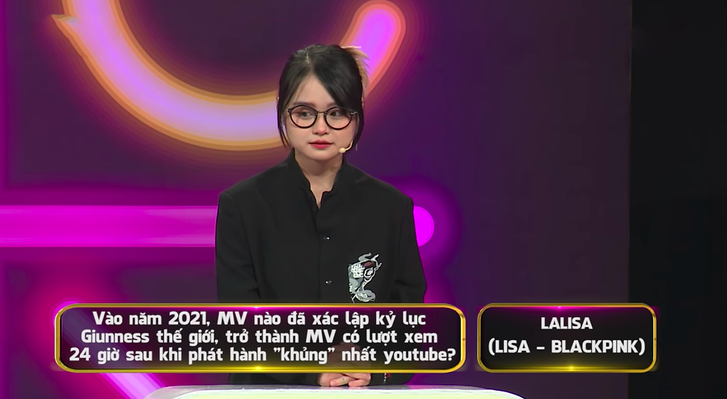 Chương trình do Trường Giang làm MC phải xin lỗi vì sai sót kiến thức liên quan BTS và Lisa (BlackPink) - Ảnh 1 Chương trình do Trường Giang làm MC phải xin lỗi vì sai sót kiến thức liên quan BTS và Lisa (BlackPink) - Ảnh 1