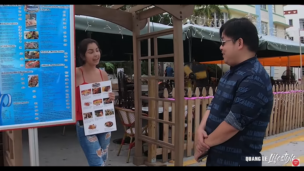 Quang Lê tán tỉnh không thành công. Quang Lê tán tỉnh không thành công.