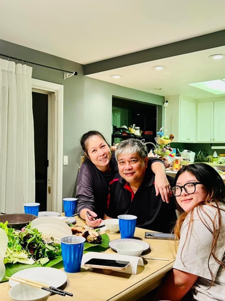 NSND Hồng Vân và chồng. Ảnh FBNV