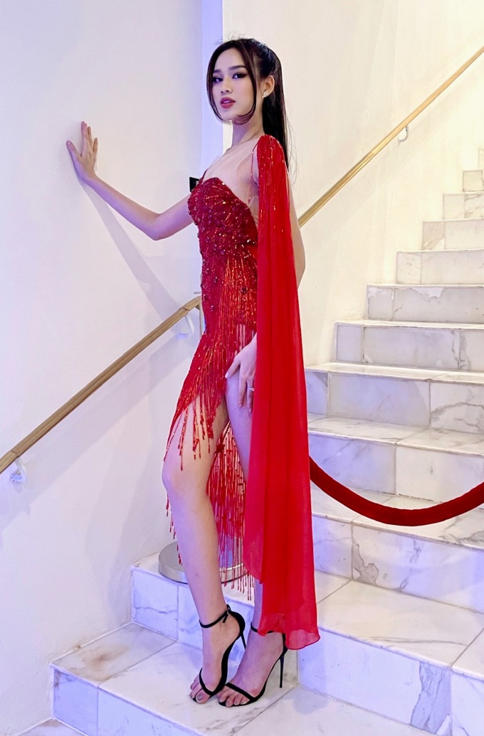 Hoa hậu Đỗ Thị Hà gặp biến sau khi vừa chia tay Miss World 1647939427-1