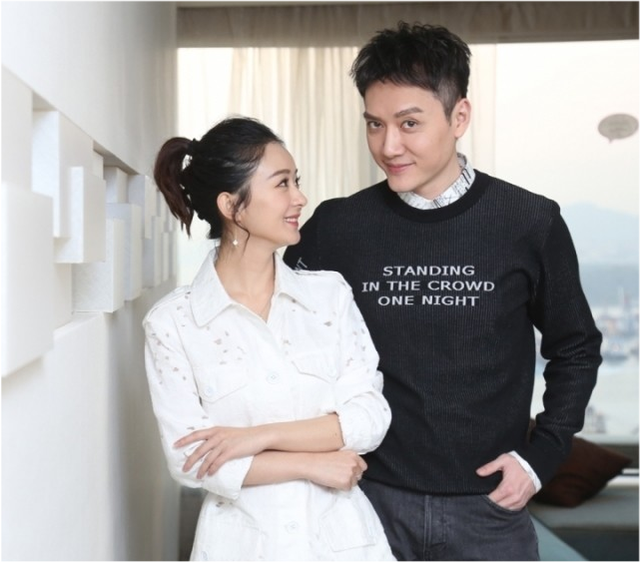 Triệu Lệ Dĩnh và Phùng Thiệu Phong thời còn mặn nồng. Triệu Lệ Dĩnh và Phùng Thiệu Phong thời còn mặn nồng.