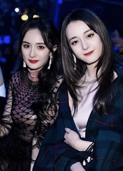 Chỉ một câu nói, Địch Lệ Nhiệt Ba mối quan hệ thật với Dương Mịch: Không như nhiều người vẫn nghĩ? - Ảnh 3 Chỉ một câu nói, Địch Lệ Nhiệt Ba mối quan hệ thật với Dương Mịch: Không như nhiều người vẫn nghĩ? - Ảnh 3