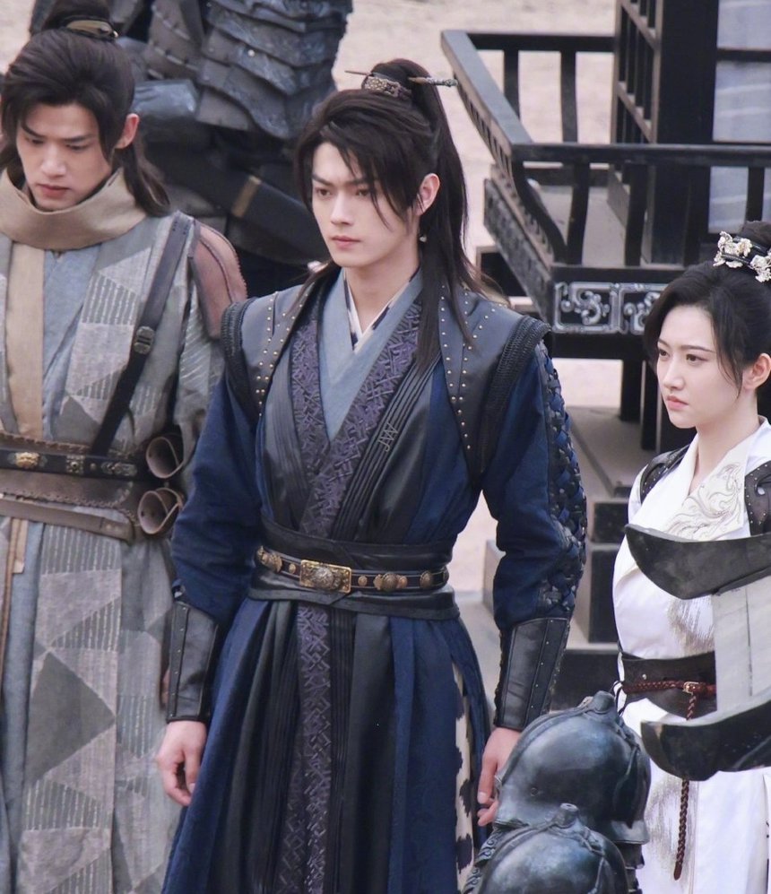 Cảnh Điềm bị chụp lén trong hậu trường phim mới: Liệu có xứng đáng 'đệ nhất mỹ nhân Bắc Kinh'? - Ảnh 1