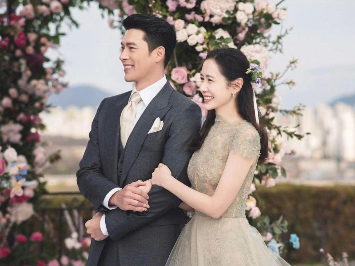 Hình ảnh trong hôn lễ của Hyun Bin và Son Ye Jin.