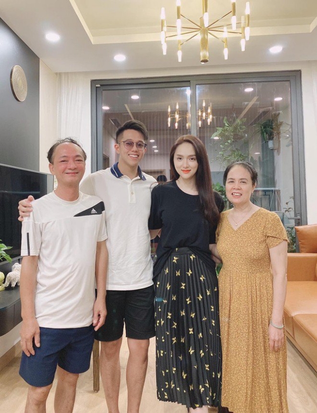Hương Giang bất ngờ nhắc đến chuyện kết hôn và có con sau gần 2 năm yêu Matt Liu - Ảnh 3 Hương Giang bất ngờ nhắc đến chuyện kết hôn và có con sau gần 2 năm yêu Matt Liu - Ảnh 3