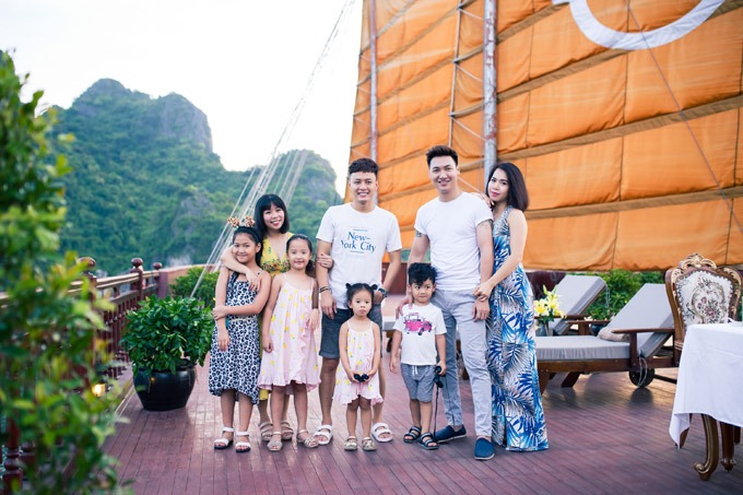 Gia đình Hồng Đăng và Mạnh Trường còn đi chơi chung với nhau. Ảnh FBNV Gia đình Hồng Đăng và Mạnh Trường còn đi chơi chung với nhau. Ảnh FBNV