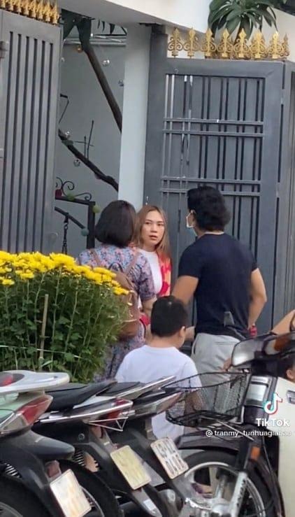 Mai Tài Phến bị bắt gặp đến nhà Mỹ Tâm.