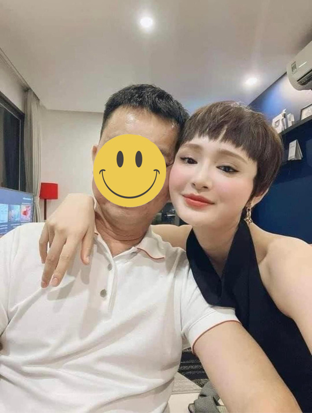 Những hình ảnh được cho là quan hệ 'anh em họ nương tựa nhau' của Hiền Hồ. Những hình ảnh được cho là quan hệ 'anh em họ nương tựa nhau' của Hiền Hồ.