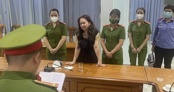 Công an Bình Dương khởi tố vụ án liên quan bà Nguyễn Phương Hằng 1 Công an Bình Dương khởi tố vụ án liên quan bà Nguyễn Phương Hằng 1