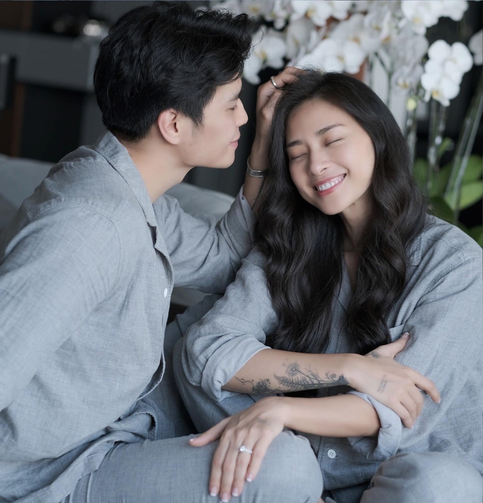 Những khoảnh khắc đời thường ngọt ngào của cặp đôi khiến nhiều người ngưỡng mộ. Ảnh FBNV