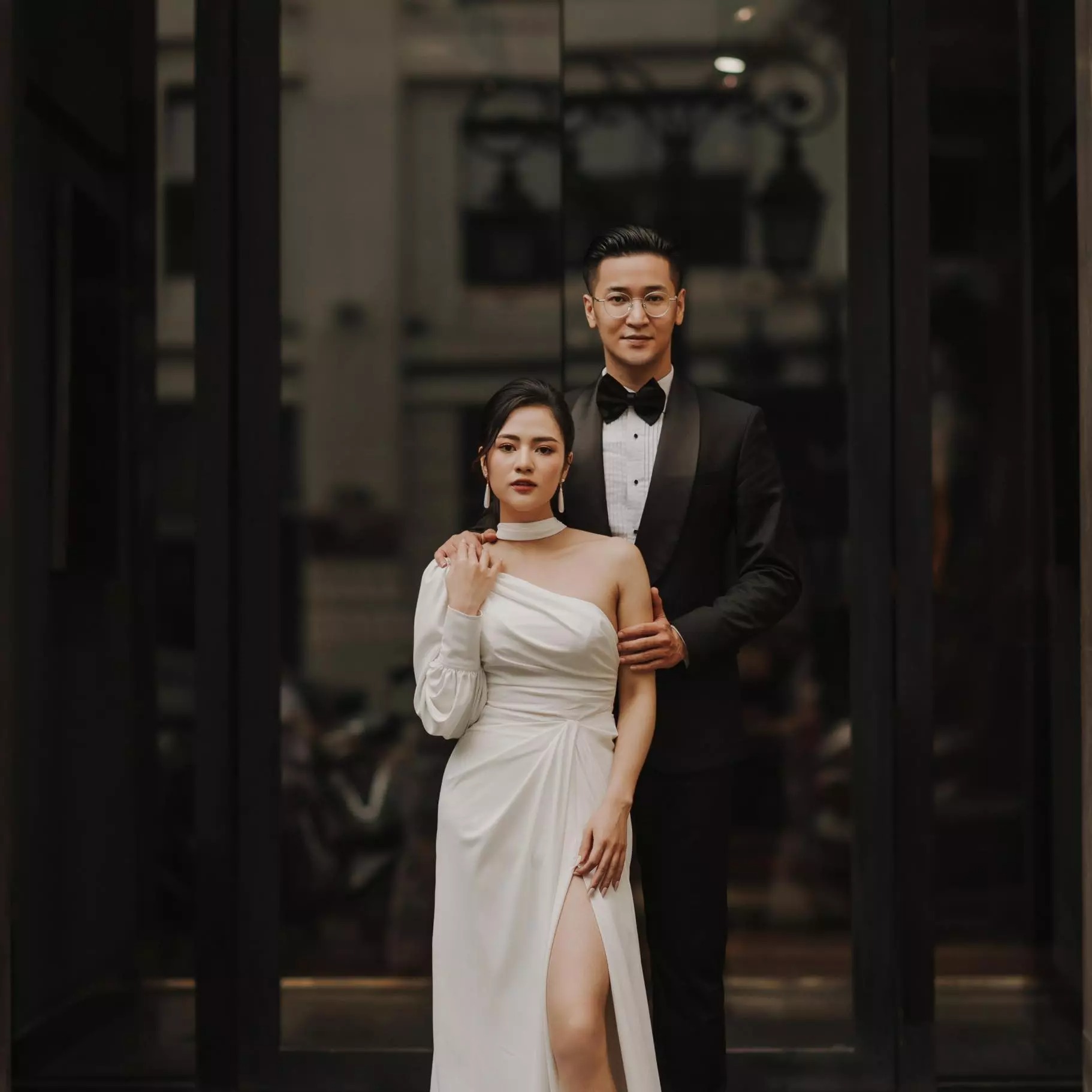 Diễn viên Việt Hoa chụp ảnh cưới bên bạn trai của mình. Ảnh FBNV Diễn viên Việt Hoa chụp ảnh cưới bên bạn trai của mình. Ảnh FBNV