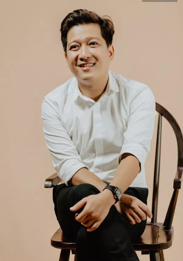 Lộ cách Trường Giang tẩy trắng ồn ào tình ái thành 'ông chồng quốc dân': Hành động Nhã Phương mới bất ngờ - Ảnh 1 Lộ cách Trường Giang tẩy trắng ồn ào tình ái thành 'ông chồng quốc dân': Hành động Nhã Phương mới bất ngờ - Ảnh 1