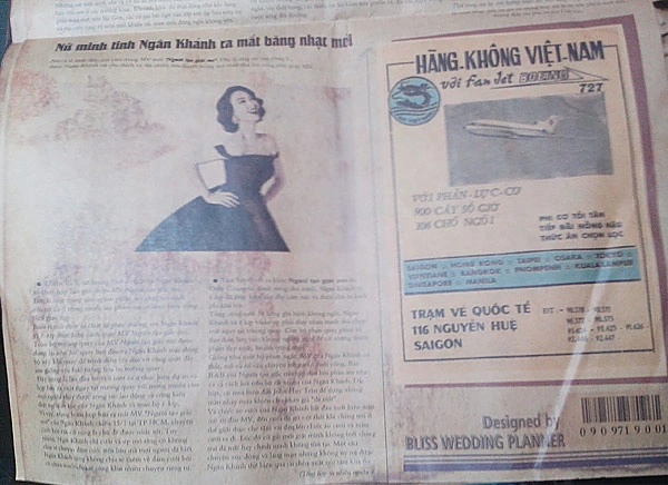 Thiệp cưới còn được trang trí bằng tranh vẽ sống động những công trình kiến trúc nổi tiếng và người phụ nữ Sài Gòn xưa duyên dáng, thanh lịch