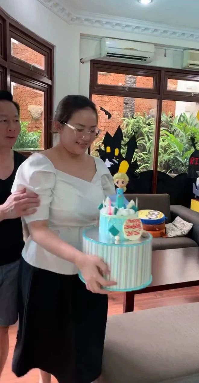 Phan Như Thảo ngày càng thay đổi chóng mặt sau khi bị miệt thị về thân hình - Ảnh 4 Phan Như Thảo ngày càng thay đổi chóng mặt sau khi bị miệt thị về thân hình - Ảnh 4