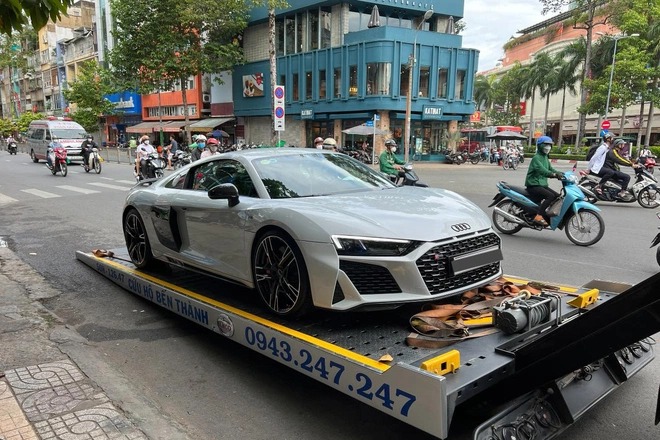 Audi R8 V10 2021 được thiết kế khỏe khoắn mà hầm hố hơn bản trước nâng cấp. Ảnh internet Audi R8 V10 2021 được thiết kế khỏe khoắn mà hầm hố hơn bản trước nâng cấp. Ảnh internet