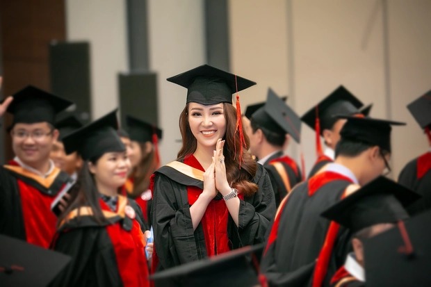 Học vấn của Á hậu Thụy Vân khiến nhiều người trầm trồ Học vấn của Á hậu Thụy Vân khiến nhiều người trầm trồ