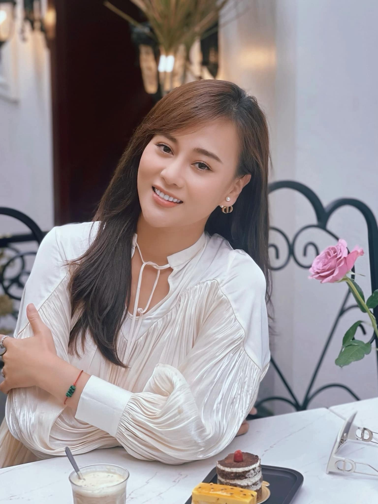 'Mất hút' sau 'Hương vị tình thân', Phương Oanh giấu kín bạn bè để làm điều bất ngờ