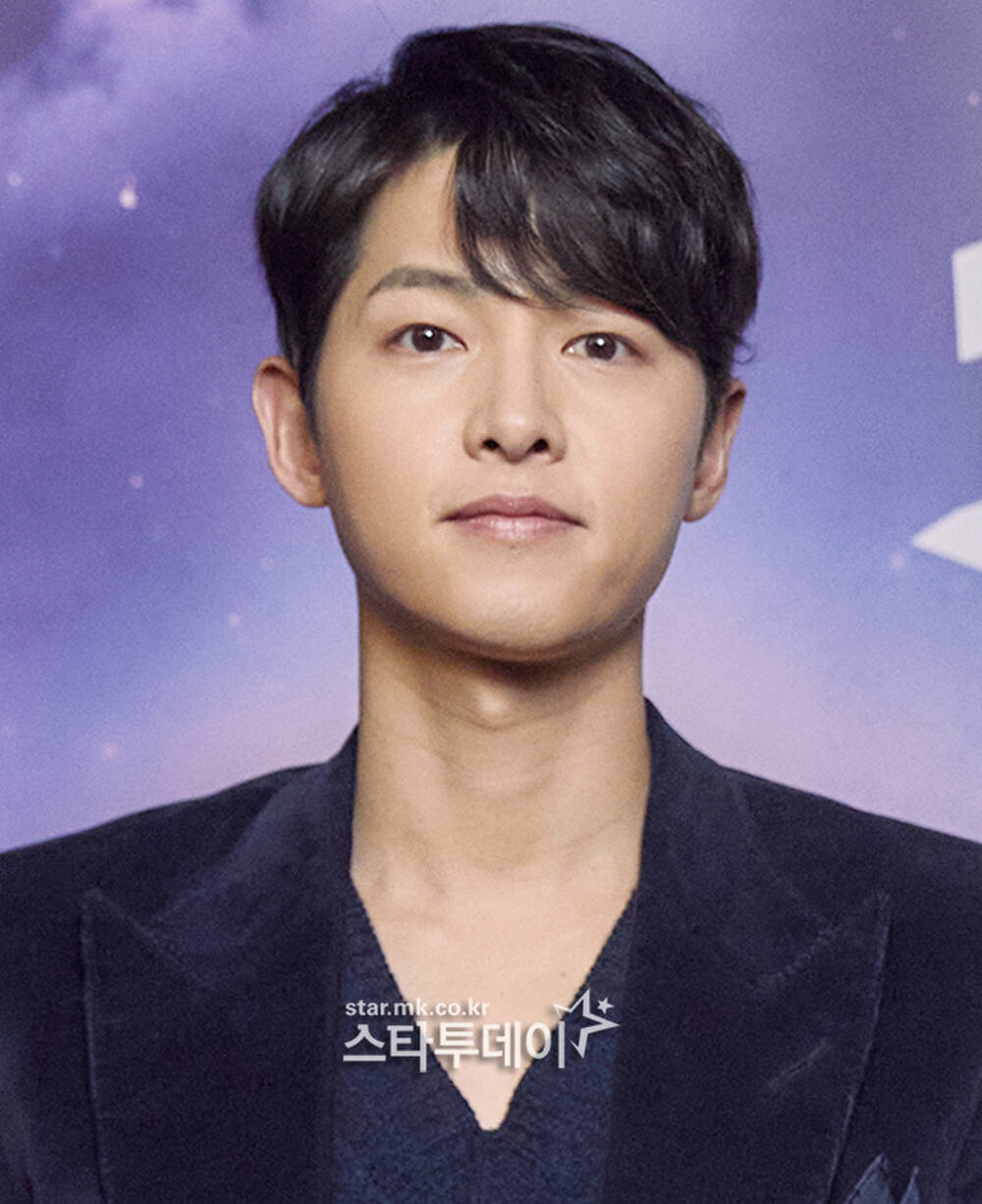 Song Joong Ki và nhan sắc xuống sắc. Ảnh: Sina