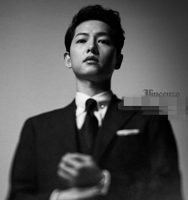 Song Joong Ki vẫn bị chê bai vì tạo hình không mấy khác lạ. Ảnh: Internet Song Joong Ki vẫn bị chê bai vì tạo hình không mấy khác lạ. Ảnh: Internet