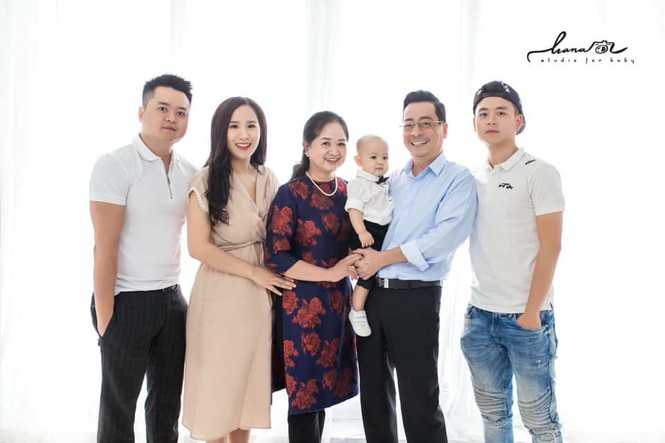 Gia đình nhỏ hạnh phúc của cố NSND Hoàng Dũng. Ảnh: Internet Gia đình nhỏ hạnh phúc của cố NSND Hoàng Dũng. Ảnh: Internet