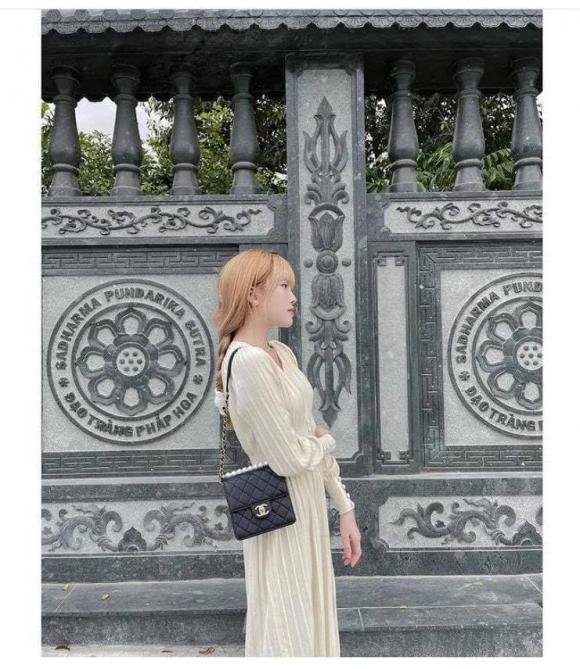 Đây là lần hiếm hoi Thiều Bảo Trâm xuất hiện với gương mặt buồn sau ồn ào với Sơn Tùng. Ảnh: Internet Đây là lần hiếm hoi Thiều Bảo Trâm xuất hiện với gương mặt buồn sau ồn ào với Sơn Tùng. Ảnh: Internet