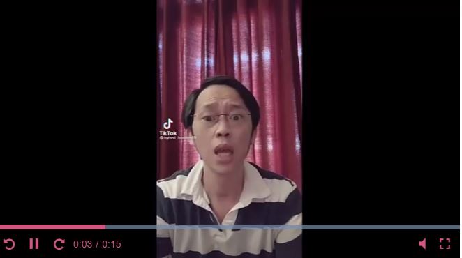 Nam danh hài không ngần ngại bắt trend theo giới trẻ. Ảnh chụp màn hình Nam danh hài không ngần ngại bắt trend theo giới trẻ. Ảnh chụp màn hình