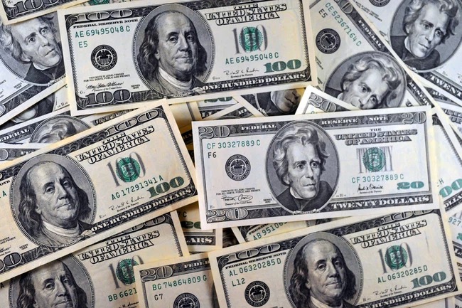 Đồng USD lao dốc giữa bối cảnh vàng đang ngày càng khởi sắc. Ảnh: Internet Đồng USD lao dốc giữa bối cảnh vàng đang ngày càng khởi sắc. Ảnh: Internet