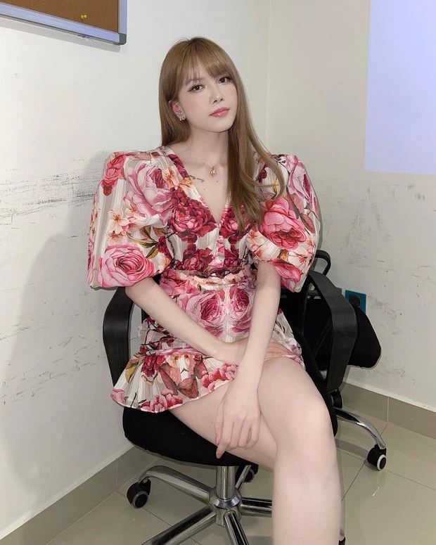 Một Thiều Bảo Trâm dịu dàng thục nữ hậu chia tay. Ảnh: Facebook Một Thiều Bảo Trâm dịu dàng thục nữ hậu chia tay. Ảnh: Facebook