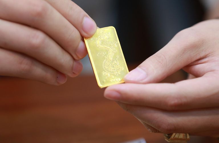 Giá vàng thế giới hiện đang chịu áp lực đè nén khá lớn khiến nhiều nhà đầu tư buộc phải bán tháo. Ảnh: Internet Giá vàng thế giới hiện đang chịu áp lực đè nén khá lớn khiến nhiều nhà đầu tư buộc phải bán tháo. Ảnh: Internet