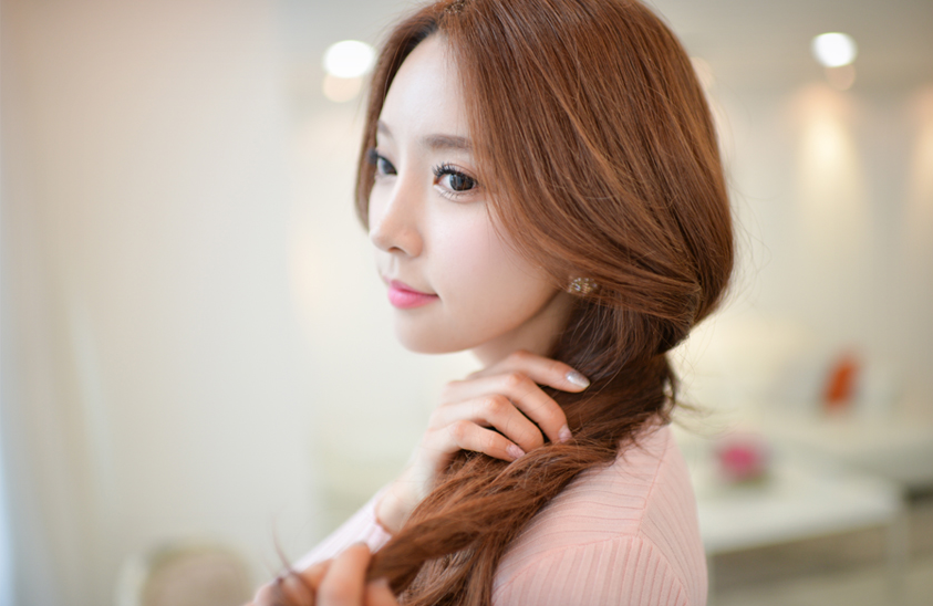 Những con giáp tuổi Sửu chỉ biết 'nước mắt lưng tròng' nhìn tiền ra đi. Ảnh: Internet