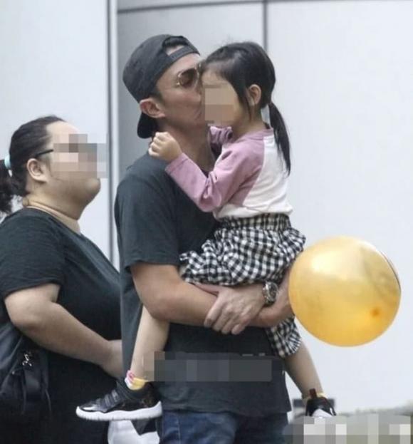 Khoe ái nữ đầu lòng, Lâm Tâm Như vô tình để rò rỉ thực trạng cuộc hôn nhân nhiều tin đồn - Ảnh 2