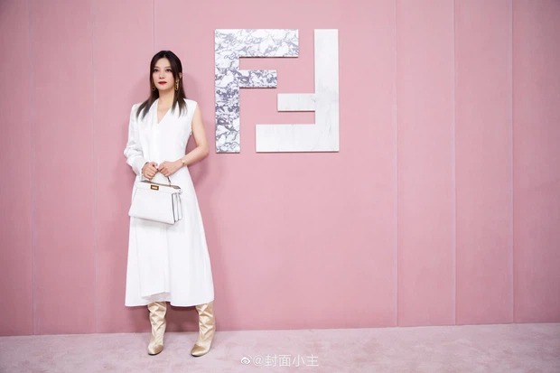 Hình ảnh Triệu Vy xuất hiện mới đây tại Thượng Hải. Ảnh: Sina Hình ảnh Triệu Vy xuất hiện mới đây tại Thượng Hải. Ảnh: Sina