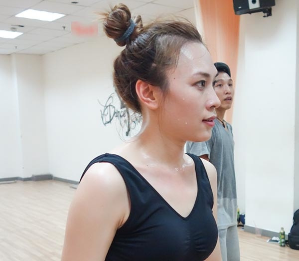Hiếm hoi rũ bỏ lớp makeup, Mỹ Tâm khiến dân tình dụi mắt nhiều lần với gương mặt mộc - Ảnh 1 Hiếm hoi rũ bỏ lớp makeup, Mỹ Tâm khiến dân tình dụi mắt nhiều lần với gương mặt mộc - Ảnh 1