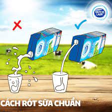Cách rót nước từ hộp đúng cách. Ảnh: Internet Cách rót nước từ hộp đúng cách. Ảnh: Internet
