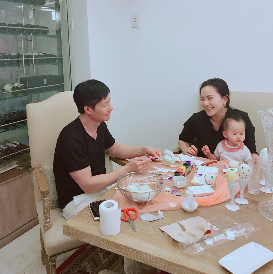 Đại gia Đức An đúng chuẩn 'ông chồng quốc dân'. Ảnh: Facebook