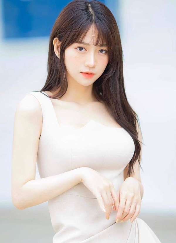 Bất kỳ bài viết hay bức ảnh nào của Lê Bống cũng nhận được một lượng tương tác khủng. Ảnh: Instagram Bất kỳ bài viết hay bức ảnh nào của Lê Bống cũng nhận được một lượng tương tác khủng. Ảnh: Instagram