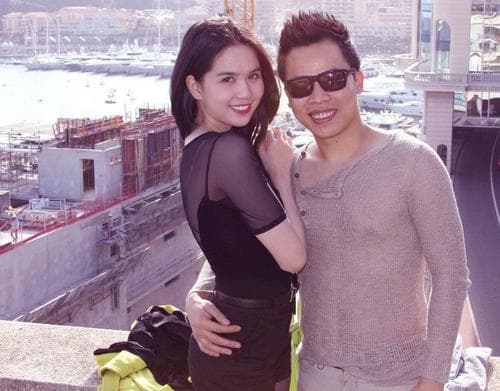 Ngọc Trinh và 'tình tinh đồn' tung ảnh kỷ niệm gần 2 thập kỷ gắn bó, vòng eo 'sắc lẹm' gây chú ý - Ảnh 1 Ngọc Trinh và 'tình tinh đồn' tung ảnh kỷ niệm gần 2 thập kỷ gắn bó, vòng eo 'sắc lẹm' gây chú ý - Ảnh 1