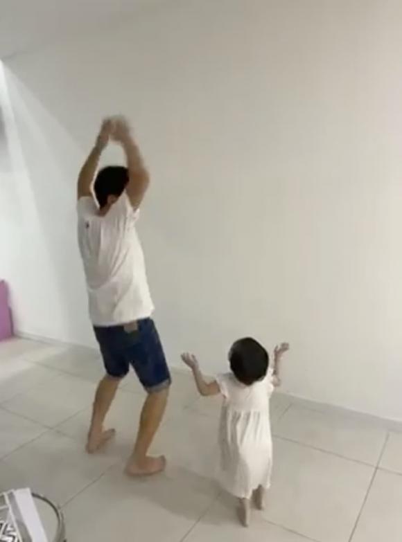 Hình ảnh Trường Giang và con gái vô cùng thân thiết. Ảnh: Facebook