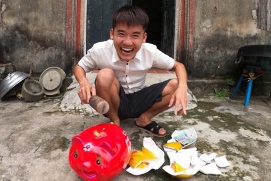 Những đợn clip của Hưng Vlog gây nhiều tranh cãi. Ảnh: Internet