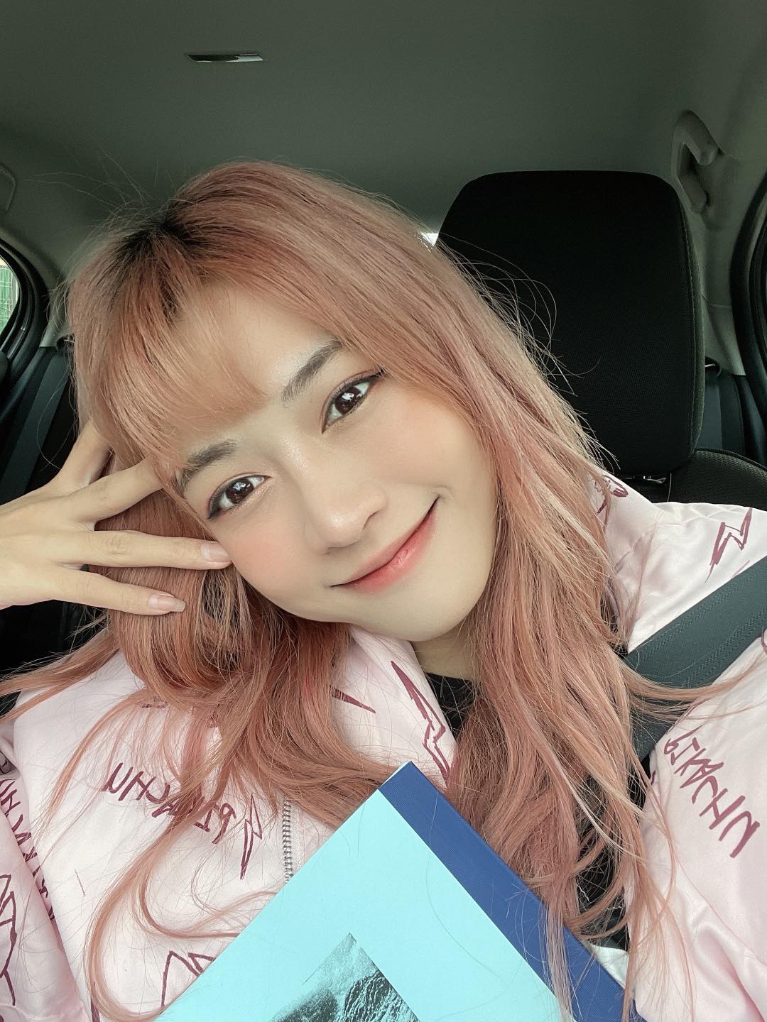 Tiktoker Lê Bống sở hữu nhan sắc xinh đẹp và nhí nhảnh. Ảnh: Facebook