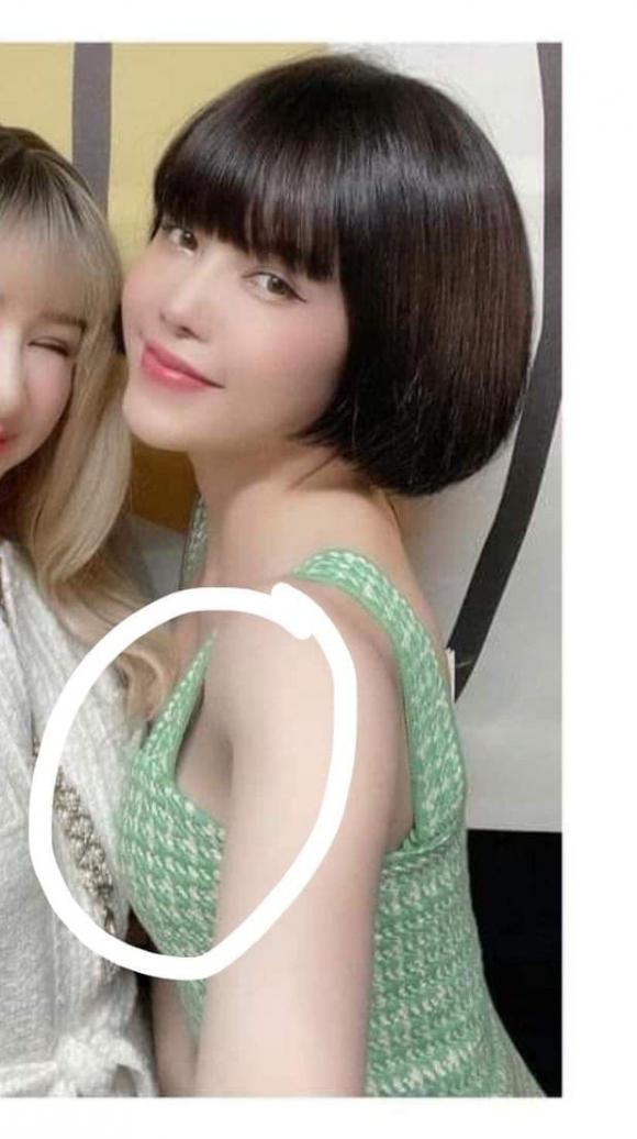 Hình ảnh mới đây của Thiều Bảo Trâm gây tranh cãi. Ảnh: Facebook