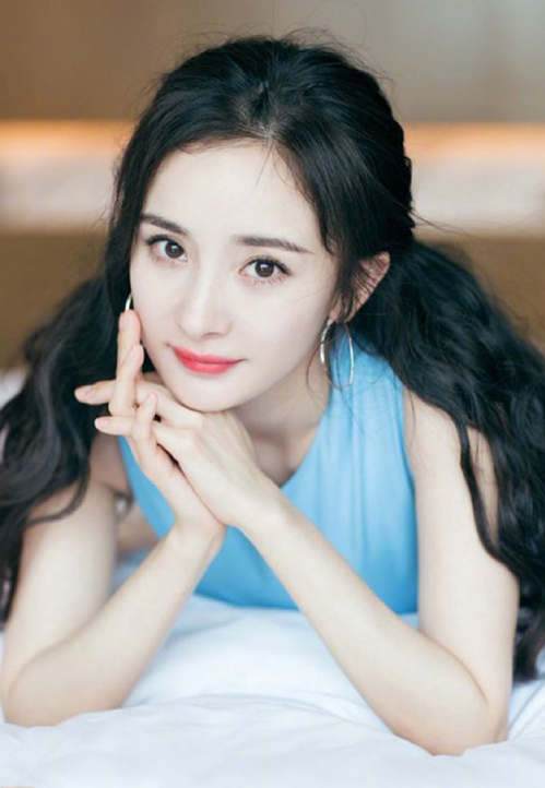 Hậu ly hôn cô dành thời gian chủ yếu cho công việc. Ảnh: Internet Hậu ly hôn cô dành thời gian chủ yếu cho công việc. Ảnh: Internet
