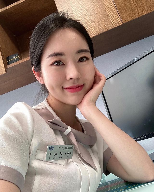 Nhan sắc xinh đẹp của y tá Miji. Ảnh: Internet Nhan sắc xinh đẹp của y tá Miji. Ảnh: Internet